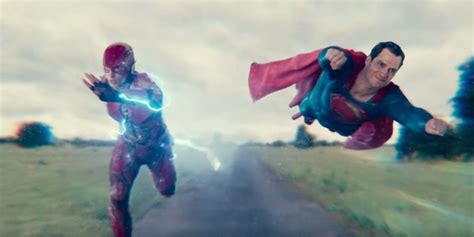 superman vs the flash race.